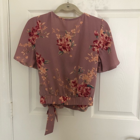 Floral Top - Picture 2 of 3